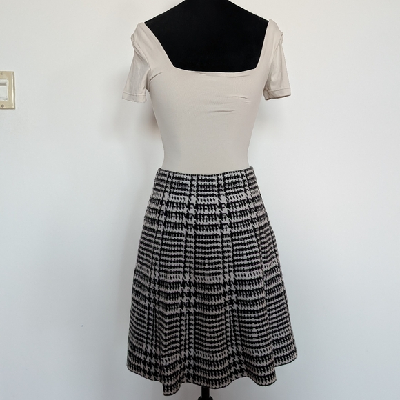 Stretchy Warm Bold Pattern Nanette Lepore Circle Skirt - Picture 3 of 8